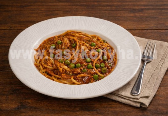 Zöldborsós nyúlpörkölt, spagettivel 