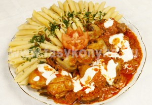 foetel Gombás csirkepaprikás penne tésztával