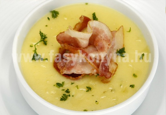 leves Karfiol krémleves pirított baconszalonnával 