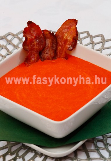 leves Sültpaprika krémleves baconnel